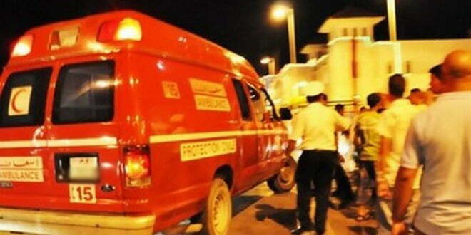 ambulance 710567941