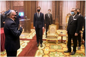 فيديو أوضح..هكذا رد الملك على مائير بن شبات لحظة الاسقبال الوفد الأمريكي - الإسرائيلي 9 kkkkkkkkkk