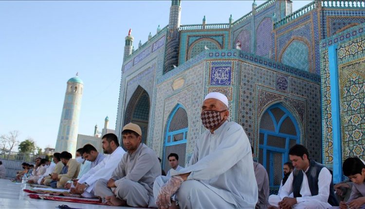 دول عربية بدأت تعلن عن الغاء صلاة العيد