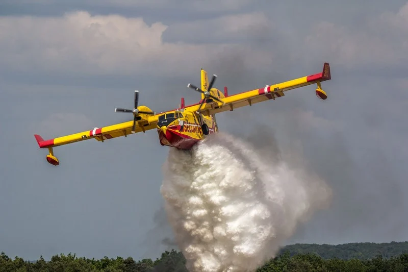 CANADAIR