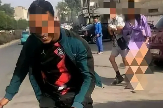 ضرب فتاة