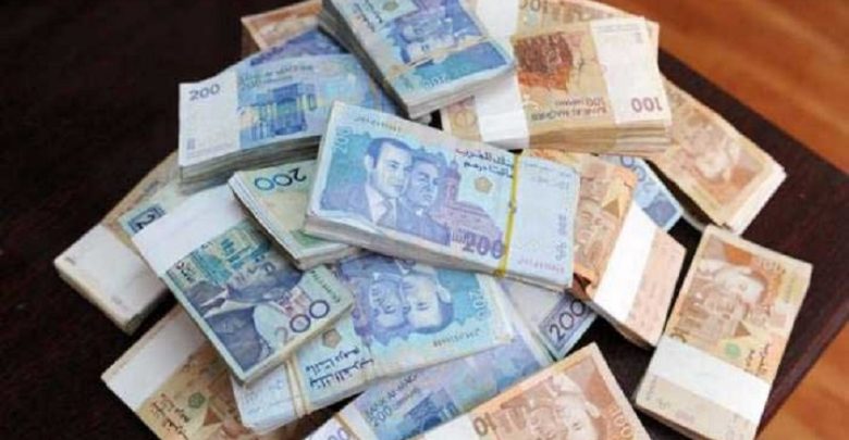 اختلاس وتبديد أموال عمومية