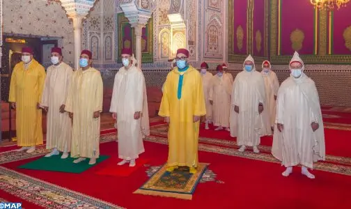 أمير المؤمنين يُحيي ليلة القدر المباركة بمعية ولي العهد مولاي الحسن والأمير مولاي رشيد