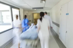 بني ملال.. تلميذ يتسبب في انهيار عصبي حاد لأستاذة