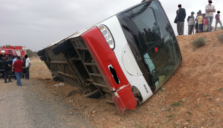 سطات.. انقلاب حافلة لنقل المسافرين وإصابة 35 شخصا (صورة من الأرشيف)