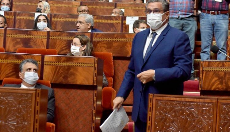 “موقعه مهدد” .. صحيفة “لوموند” الفرنسية تقصف عزيز أخنوش!