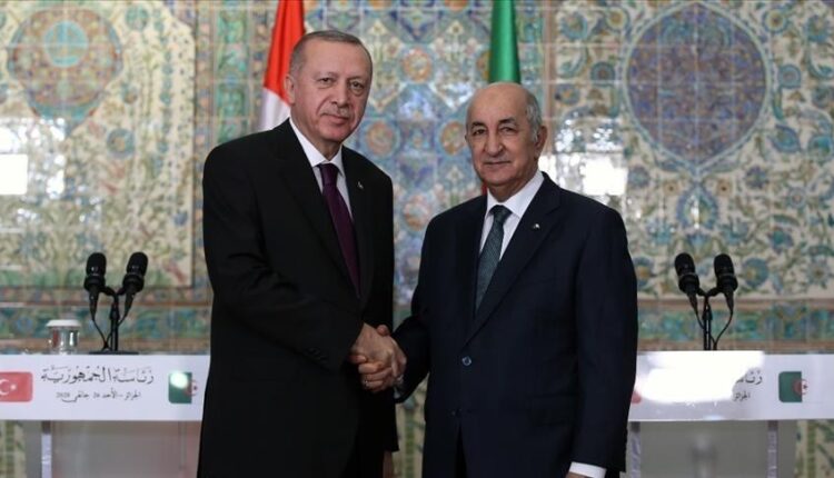 سقطة جديدة للرئيس الجزائري أمام أردوغان أثارت اهتمام الجميع