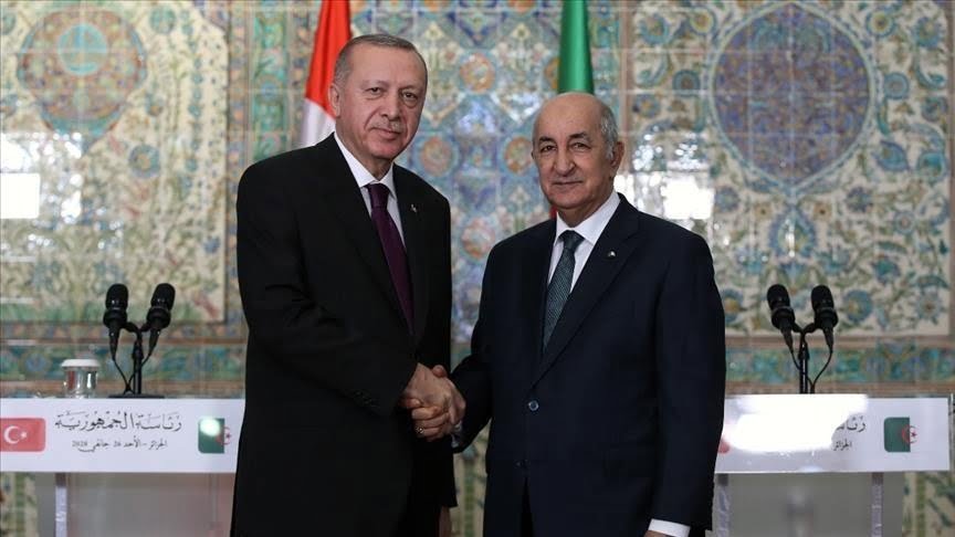 سقطة جديدة للرئيس الجزائري أمام أردوغان أثارت اهتمام الجميع