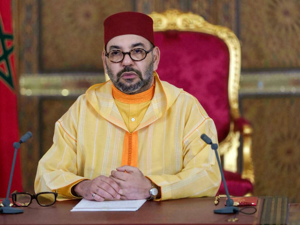 المغاربة يرفعون أكف الضراعة لله مع صاحب الجلالة بعد اصابته بفيروس كورونا