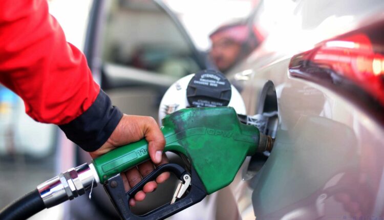 بسببِ ارتفاع أسعار المحروقات.. البول البشري بديلاً لوقود السيارات