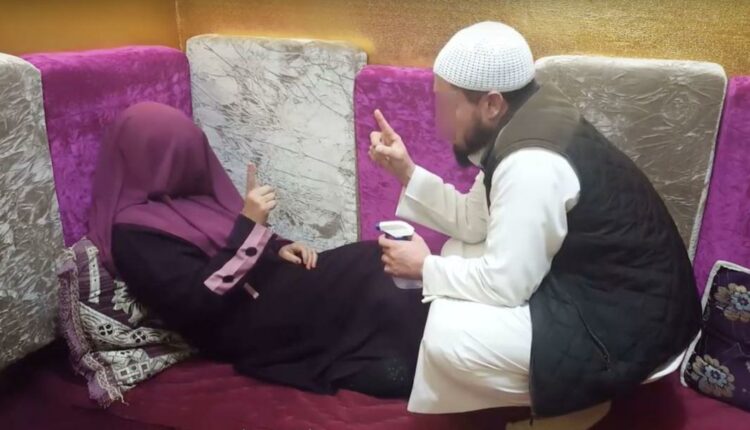 راقي أكادير أوهم طالبة بضرورة علاجها بالنكاح فقط