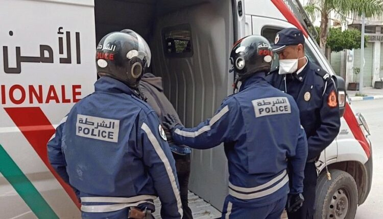 ضابط شرطة ممتاز يسقط في َشَرِّ أعماله