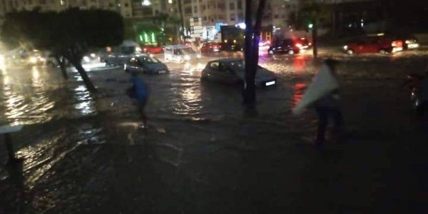 عاجل.. أمطار غزيرة تفاجئ مدينة مغربية وتسجيل خسائر (صور)