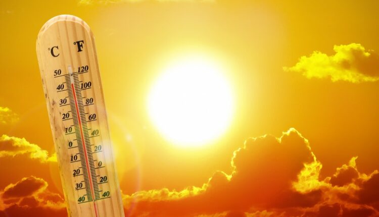 استمرار الطقس الحار غدا الاثنين وبروز رعد متفرق