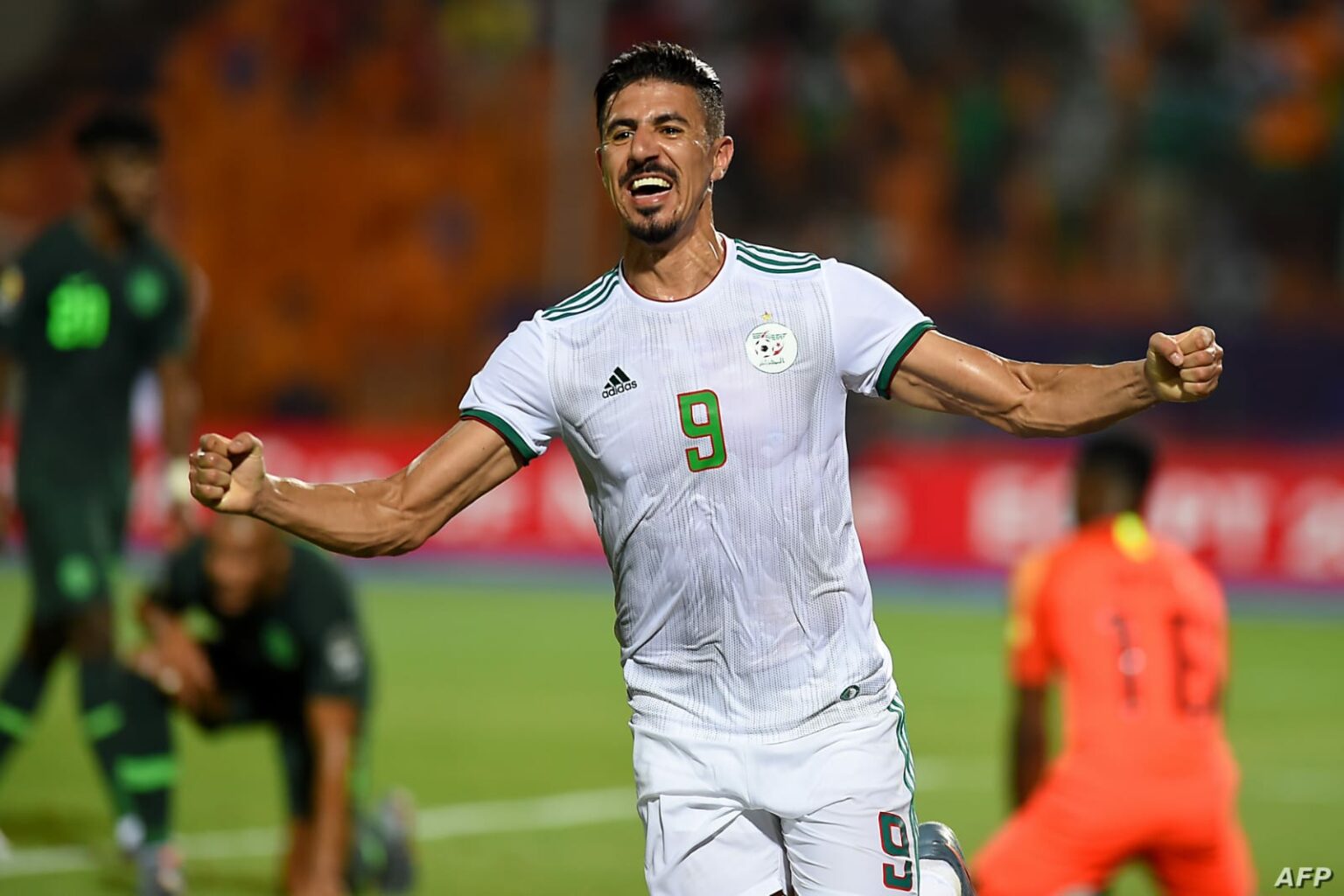 اللاعب الجزائري بغداد بونجاح لم يستفيق من صدمة الإقصاء من كأس العالم