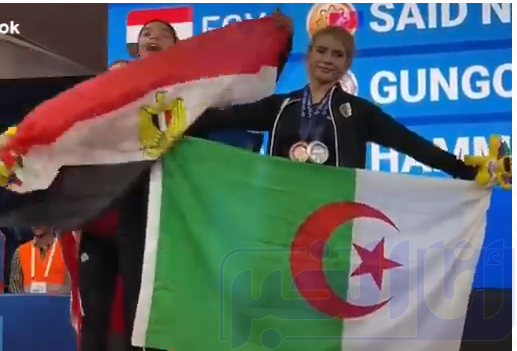 بالفيديو.. جزائرية تستفز وتثير غضب الشعب المصري