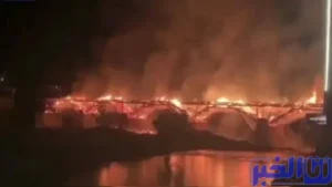 انهيار جسر خشبي عمره 900 سنة جراء حريق في الصين