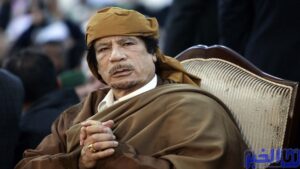 بعد مكالمته المسربة... روسيا تعيد القذافي إلى الواجهة