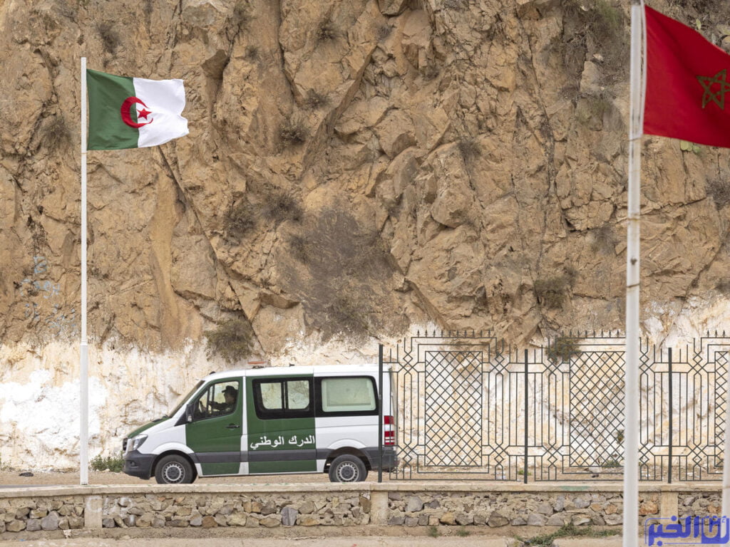 وسائل إعلام جزائرية تنشر صور لأنظمة صواريخ على الحدود مع المغرب (صور)