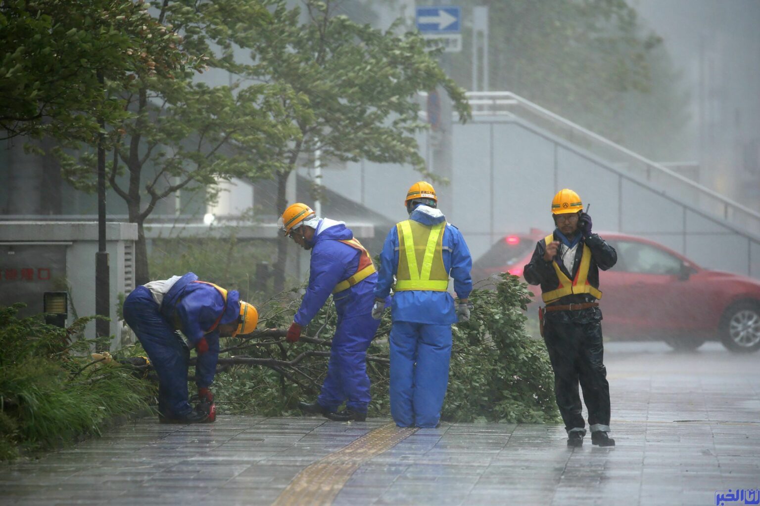 إعصار وسط اليابان ينهي حياة شخصين وخسائر مادية كبيرة