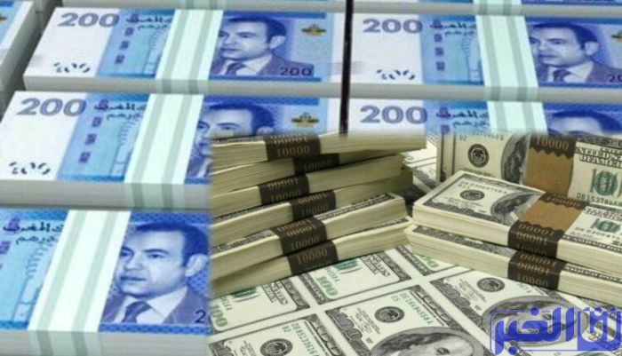 مركز التجاري للأبحاث يرفع توقعاته بشأن زوج العملات الدولار