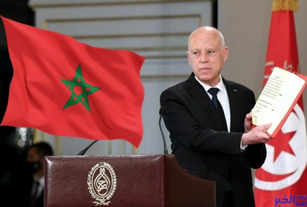 الرئيس التونسي يتعمد إخفاء خريطة المغرب بصورة له ـ صورة ـ