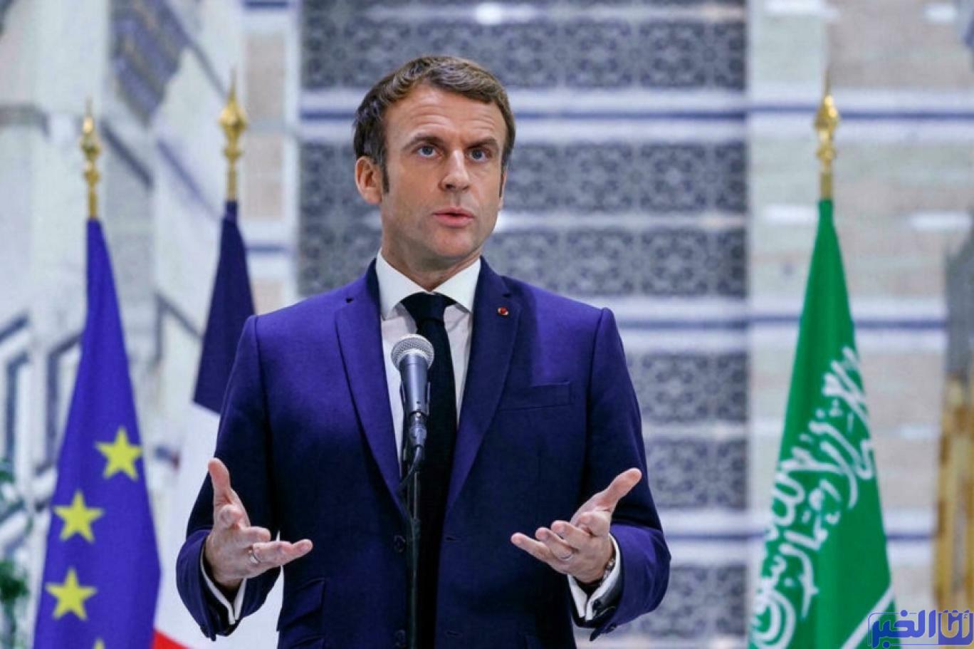 ماكرون يتلقى صفعة على الوجه بسبب التأشيرات