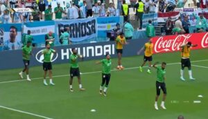 بالفيديو.. جزائري يستفز السعوديين قبل مواجهتهم الأرجنتين