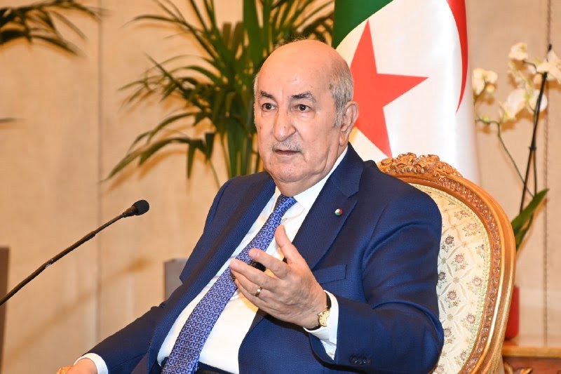 تبون يعجز عن نطق كلمات بعربية صحيحة وموجة سخرية عارمة تطاله