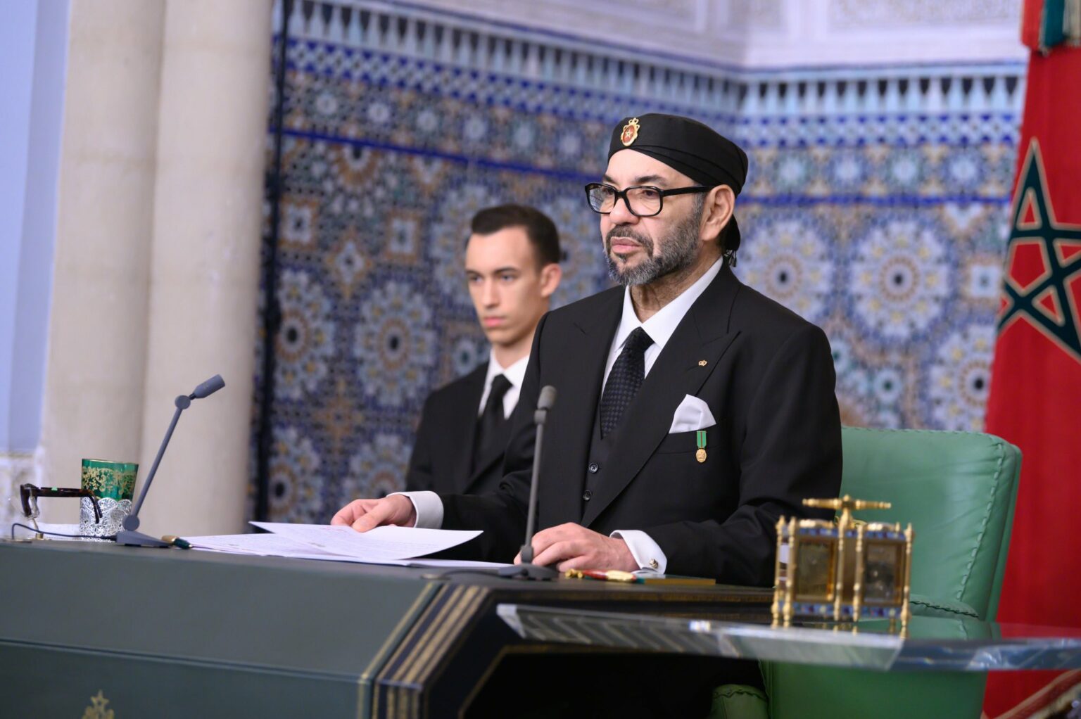 جزائري يشعل سعار الكابرانات بقراءته للخطاب الملكي