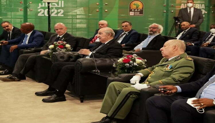 رئيس فيفا ونظرة التعجب