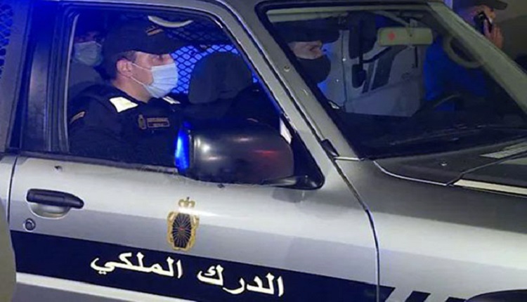 ضبط إمام مختلياً بامرأة متزوجة