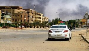 الجزائر تجلي مواطنيها من السودان