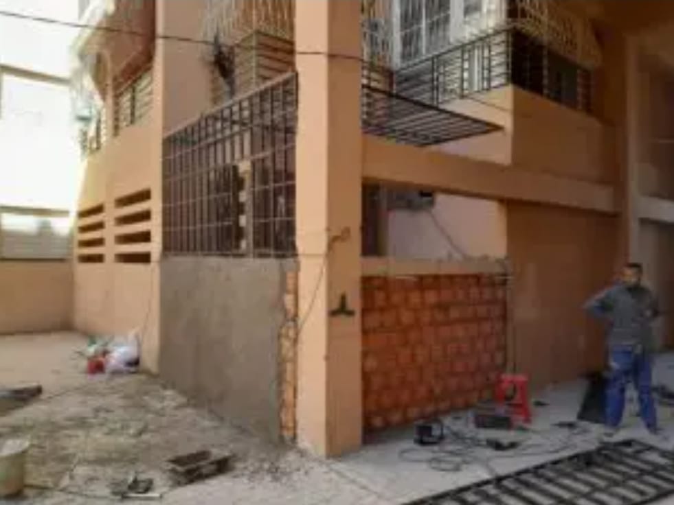 العمارة مكان الخلاف