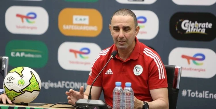 مدرب المنتخب الجزائري رزقي رمان