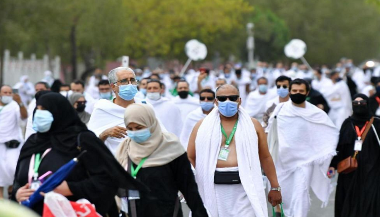 السعودية تحرص على سلامة الحجاج بارتداء الكمامات