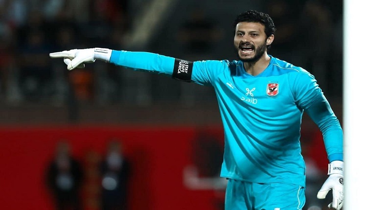 حارس الأهلي المصري محمد الشناوي