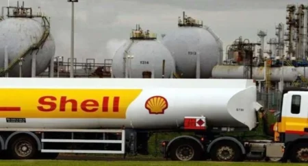 المغرب وشركة شيل يوقعان عقدا حول الغاز الطبيعي المسال