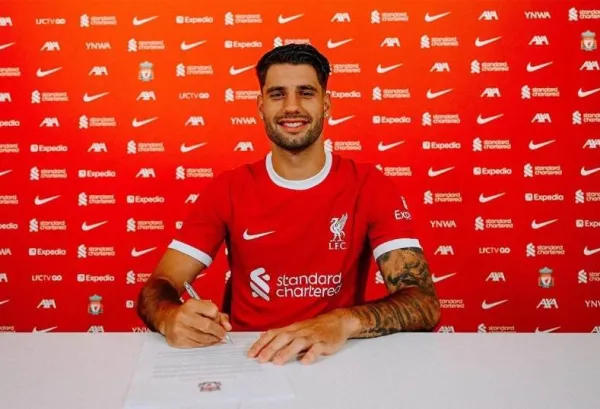 ليفربول يتعاقد مع المجري سوبوسلاي