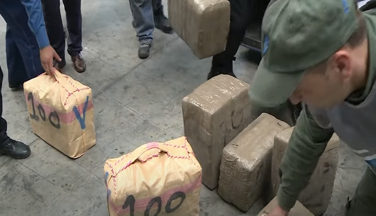 ميناء طنجة المتوسط.. حجز 209 كيلوغرام من مخدر الشيرا