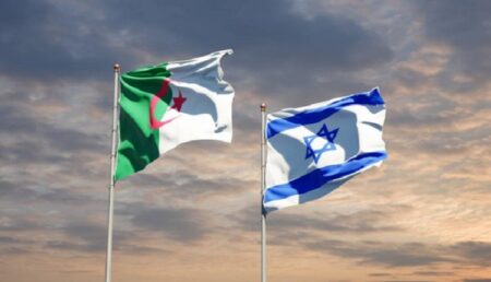 يوم اجتمع الرئيس الجزائري بنظيره الإسرائيلي في باريس سرا