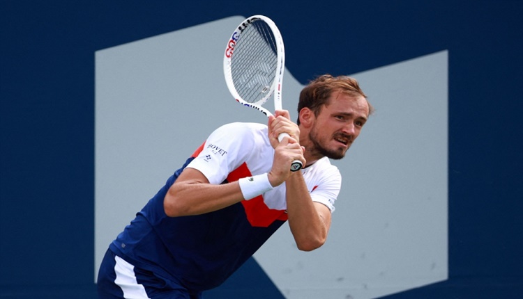 دورة سينسيناتي لكرة المضرب.. مدفيديف يجدد الفوز على موزيتي