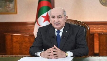 الرئيس الجزائري يعفي والي تندوف من منصبه
