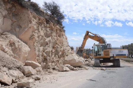 الزلزال .. فتح جميع الطرق المصنفة المتضررة في إقليم الحوز