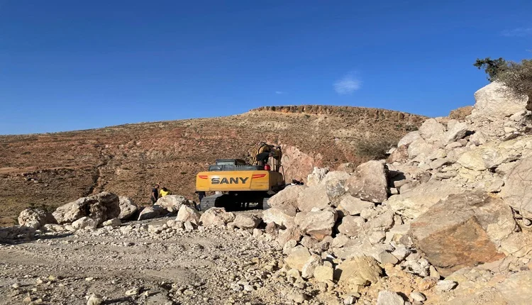 الصين ترسل سبع جرافات إلى جبال الحوز ومبلغ مالي كبير