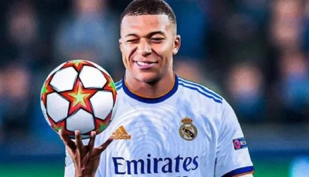 مكالمة مهمة بين كيليان مبابي وريال مدريد