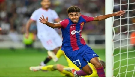 برشلونة يمدد عقد لامين جمال بشرط خيالي