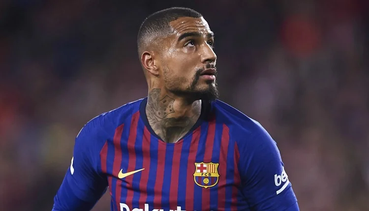 لاعب برشلونة سابق كذبت لأرتدي قميص الفريق