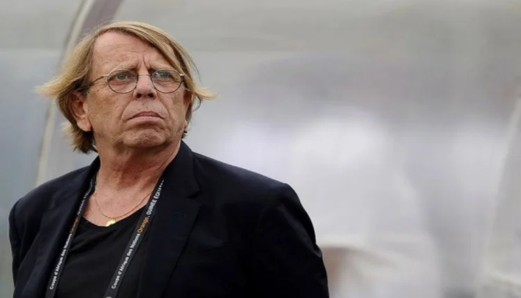 من بينهم المنتخب المغربي_ مدرب فرنسي يرج.
