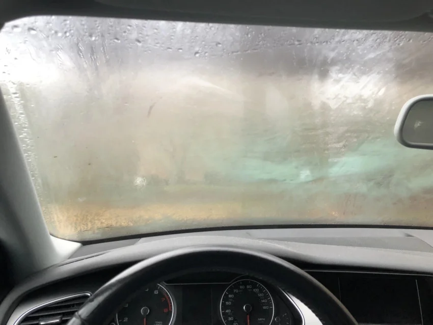 نصائح لتخلص من بخار الماء على زجاج السيارة